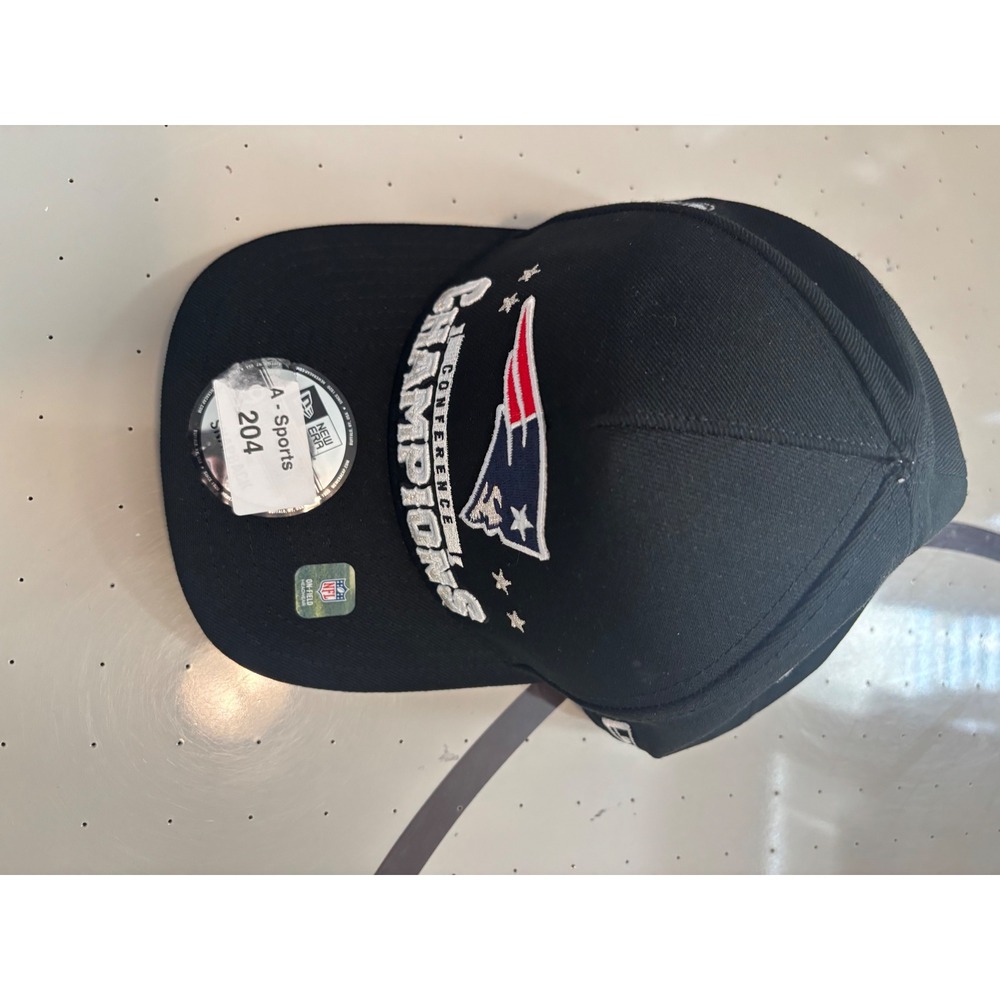 New Era Patriots AFC Champions Super Bowl LII Snapback Hat. Top button missing.